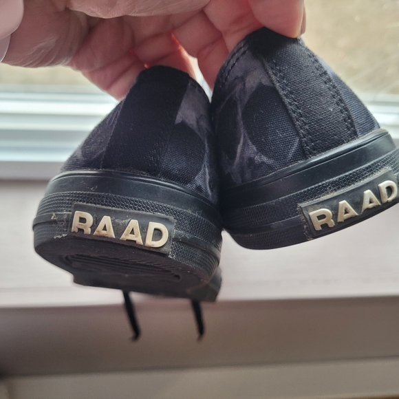 Black skull rose shoes from Raad - Picture 3 of 6